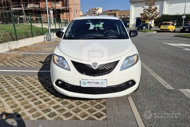 Lancia Ypsilon 2020 photo 2