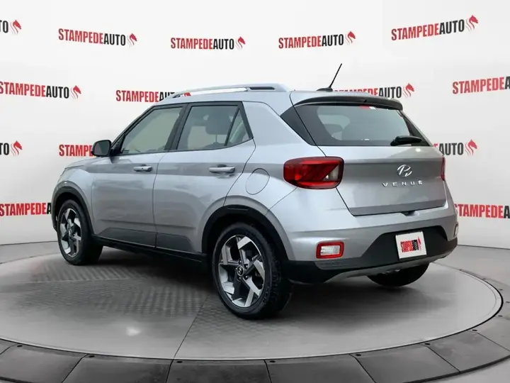 Hyundai Venue 2025 photo 3