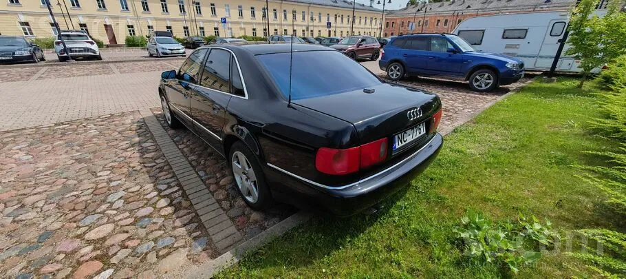 Audi A8 1999 photo 4