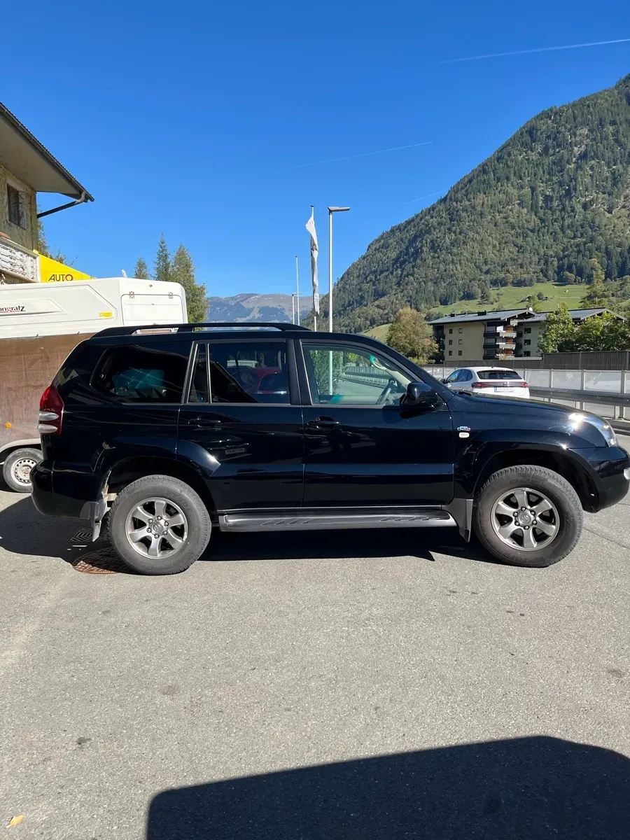 Toyota Land Cruiser 2008 photo 2