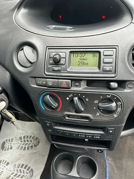 Toyota Yaris 2005 photo 5