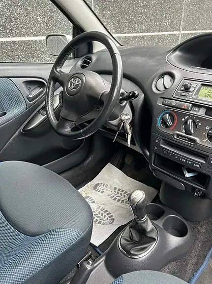 Toyota Yaris 2005 photo 3