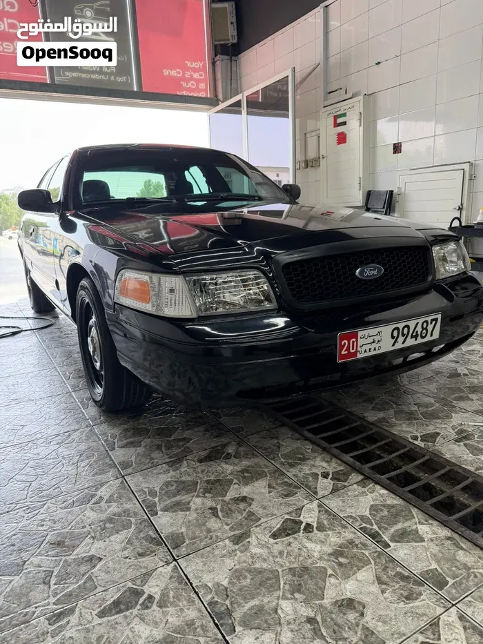 Ford Crown Victoria 2011 photo 4