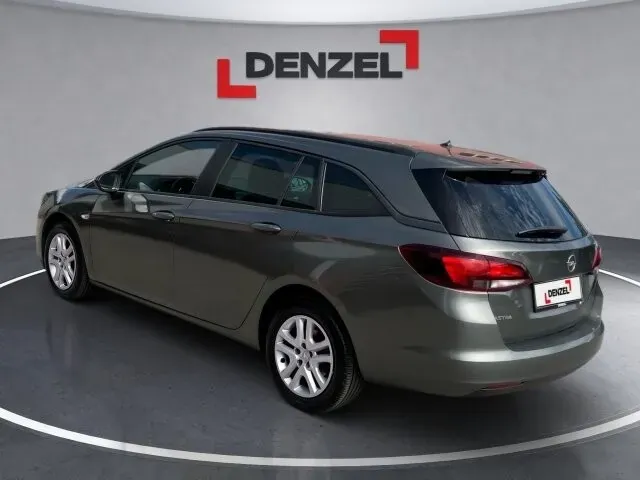 Opel Astra 2022 photo 3