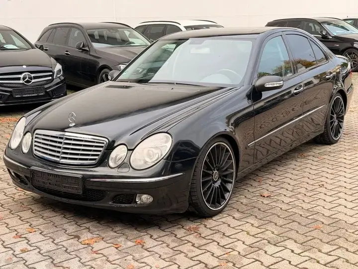 Mercedes-Benz E 240