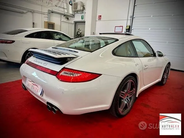 Porsche 911 2010 photo 4