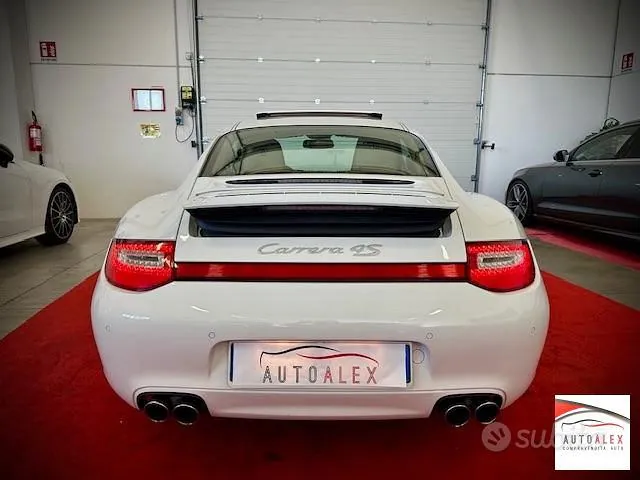 Porsche 911 2010 photo 5