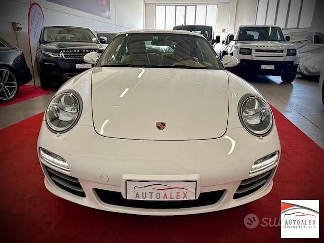 Porsche 911 2010 photo 2