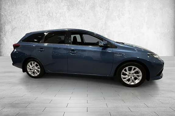 Toyota Auris 2017 photo 4