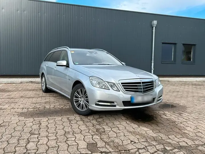 Mercedes-Benz E250