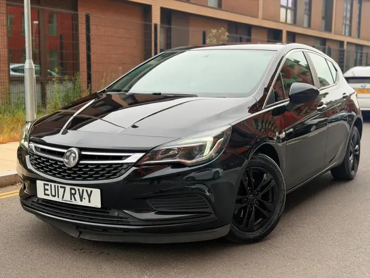 Vauxhall Astra 2017 photo 2