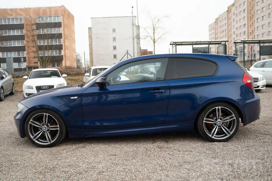 BMW 118D 2008 photo 2