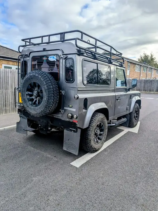 Land Rover Defender 90 2009 photo 5