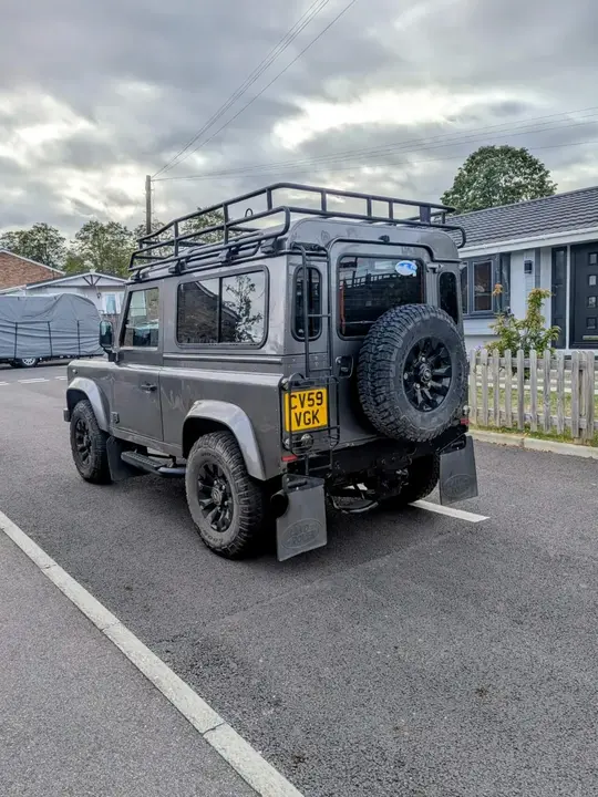 Land Rover Defender 90 2009 photo 4