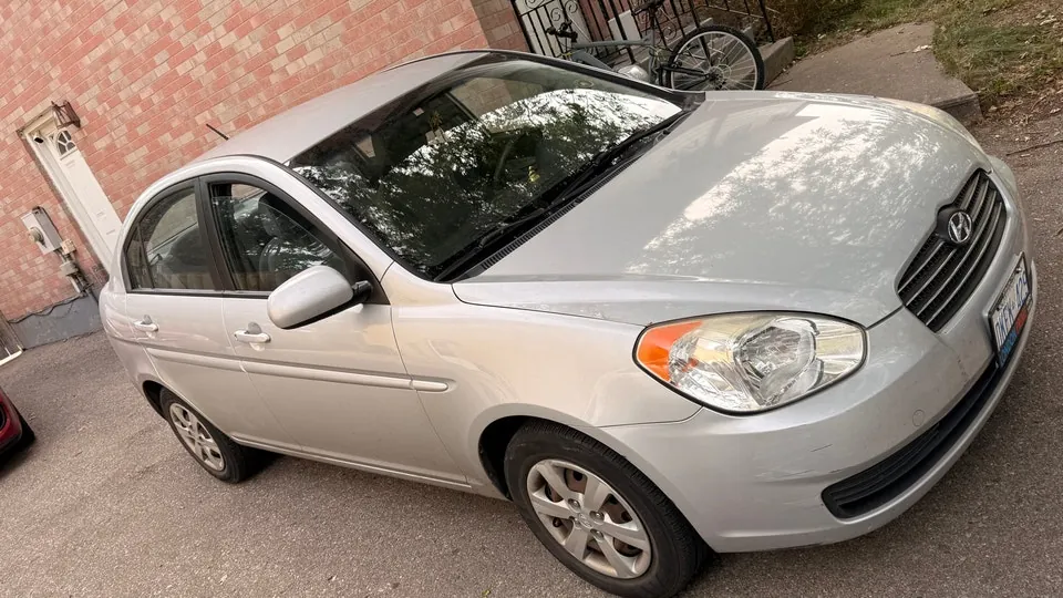 Hyundai Accent 2010 photo 5