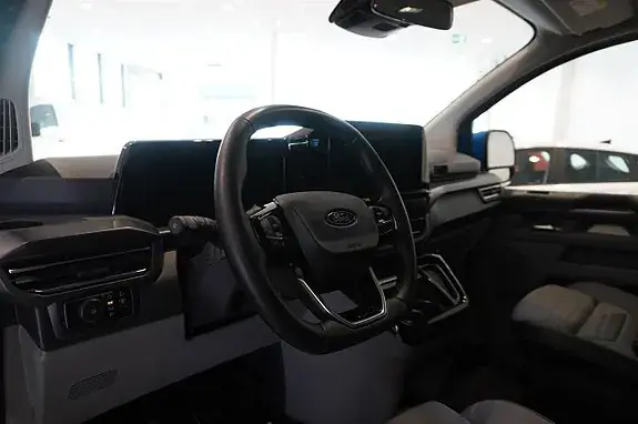 Ford Transit Custom 2025 photo 2