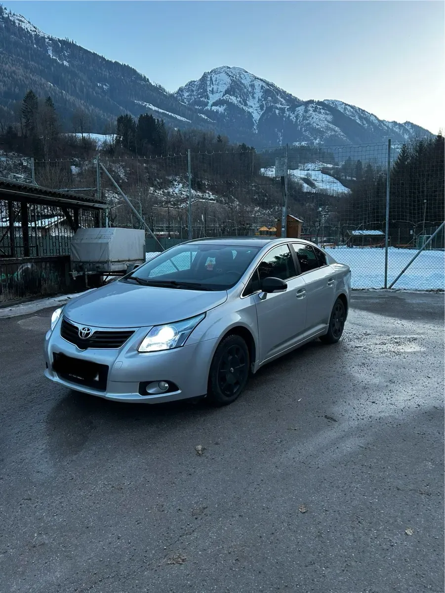 Toyota Avensis 2009 photo 2