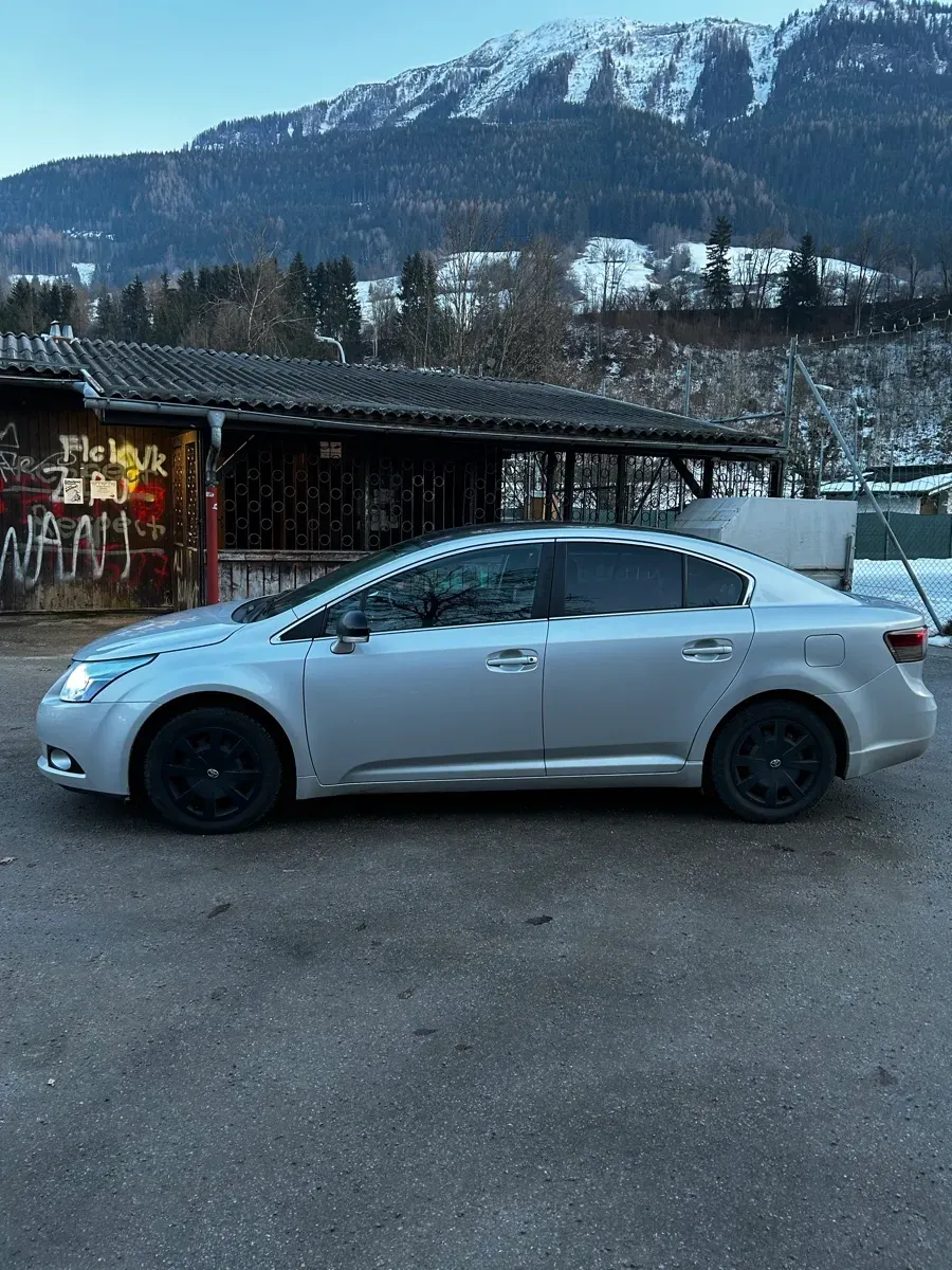Toyota Avensis 2009 photo 3