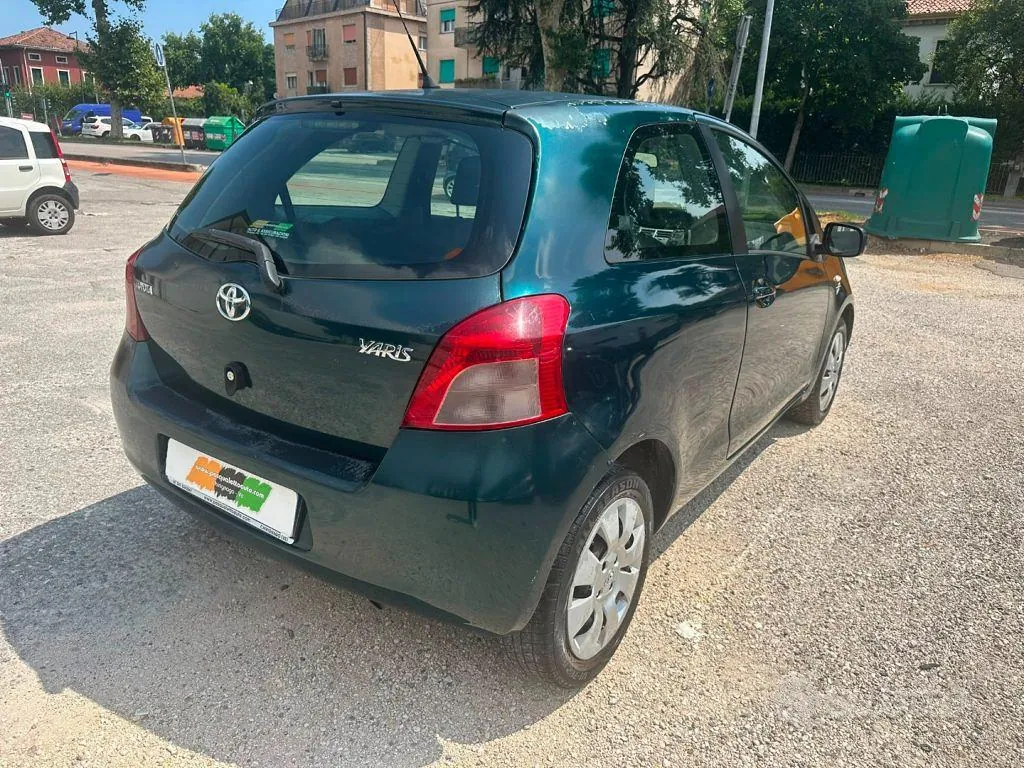 Toyota Yaris 2006 photo 4