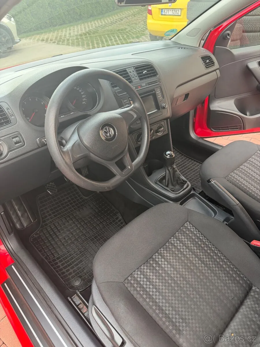 Volkswagen Polo 2015 photo 5