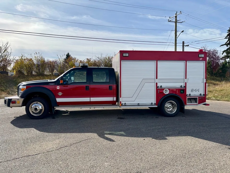 Ford F-550 2011 photo 2
