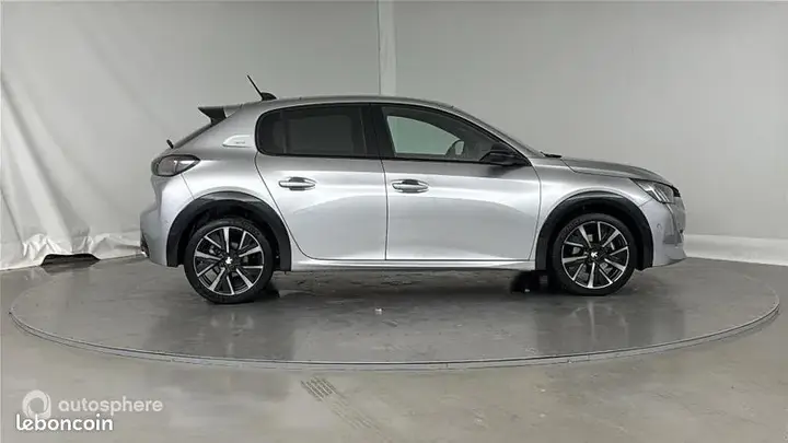 Peugeot 208 2023 photo 4