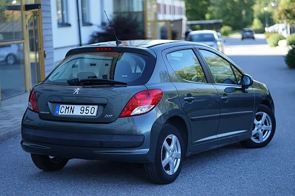 Peugeot 207 2010 photo 2