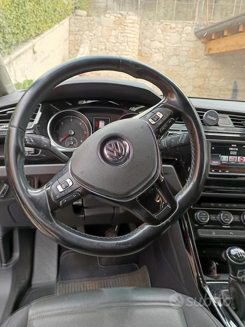 Volkswagen Touran 2016 photo 5