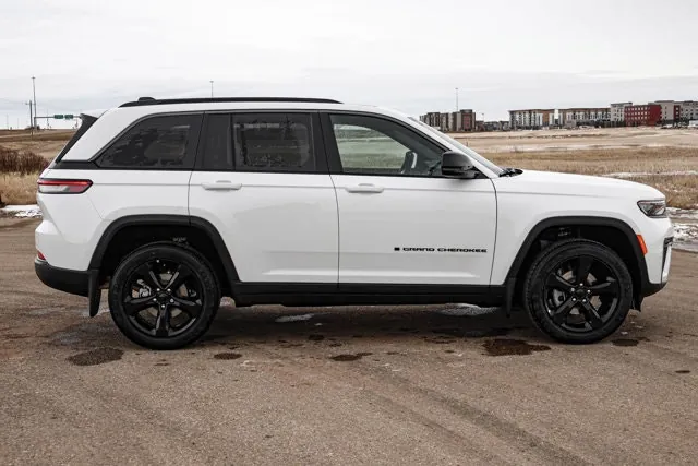 Jeep Grand Cherokee 2026 photo 5