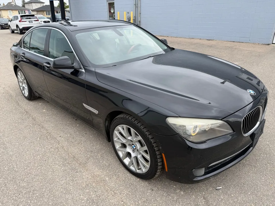 BMW 7 Series 2010 photo 4