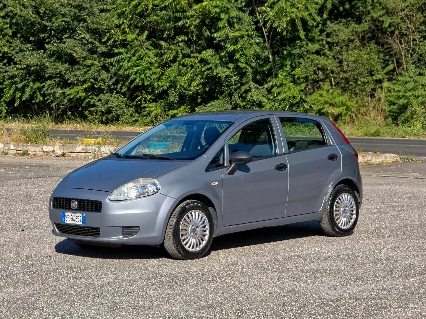 Fiat Grande Punto 2013 photo 3