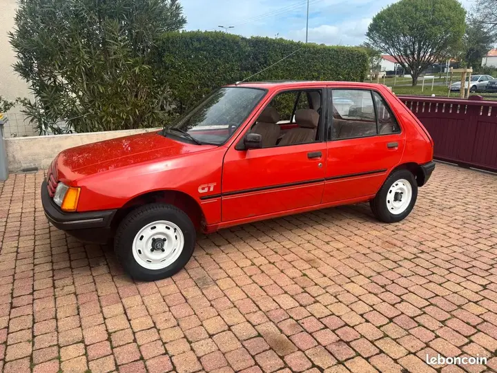 Peugeot 205
