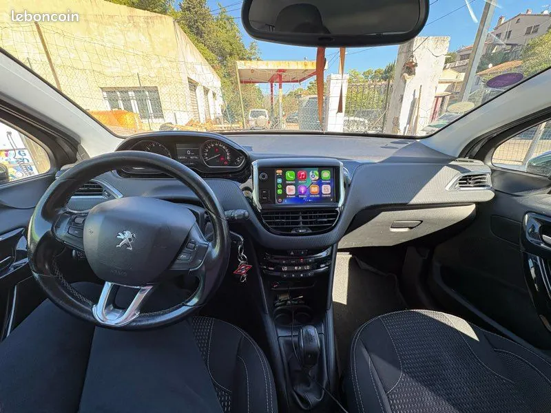 Peugeot 208 2016 photo 2