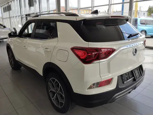 KG Mobility Korando photo 2
