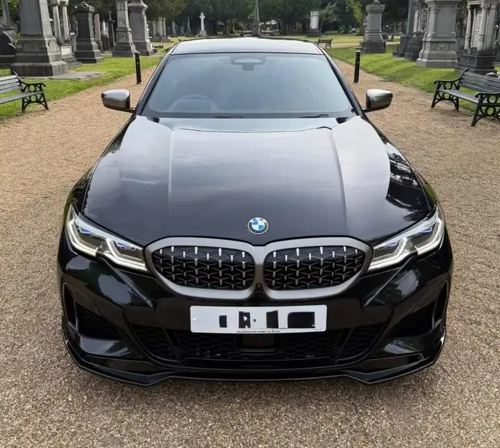 BMW 3 Series 2019 photo 2