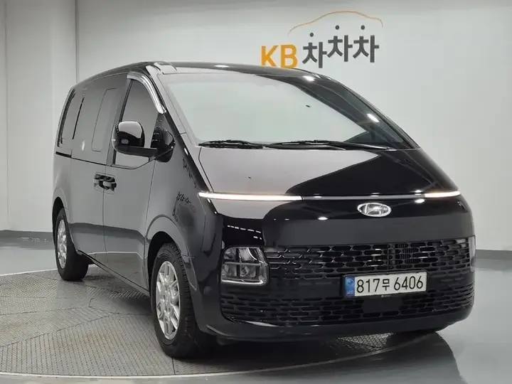 Hyundai Staria 2023 photo 4