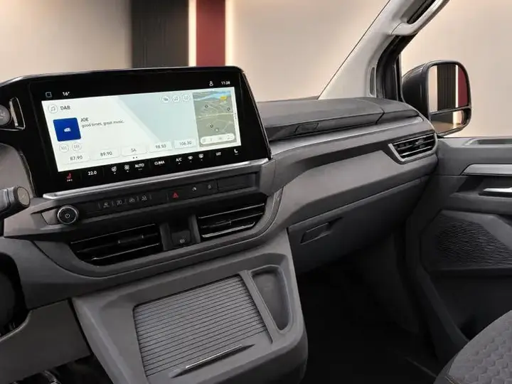 Volkswagen E-Transporter 2025 photo 2