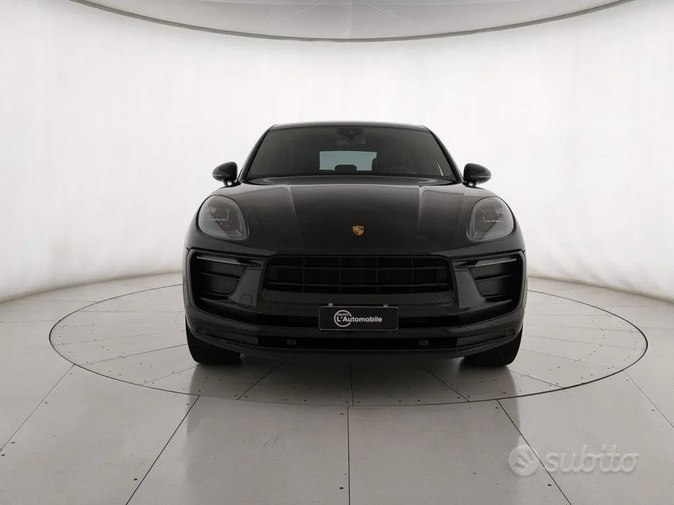 Porsche Macan 2023 photo 2