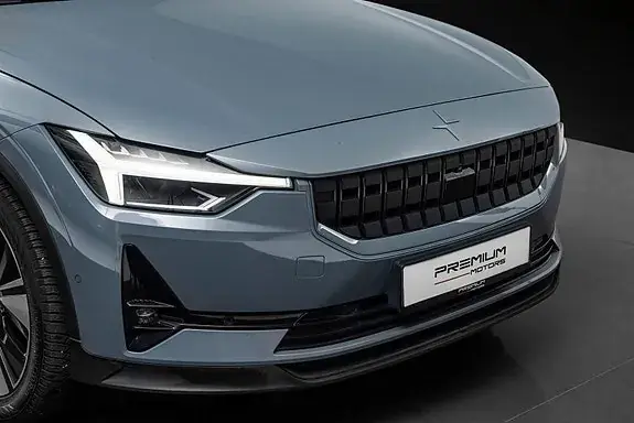 Polestar 2 2023 photo 2