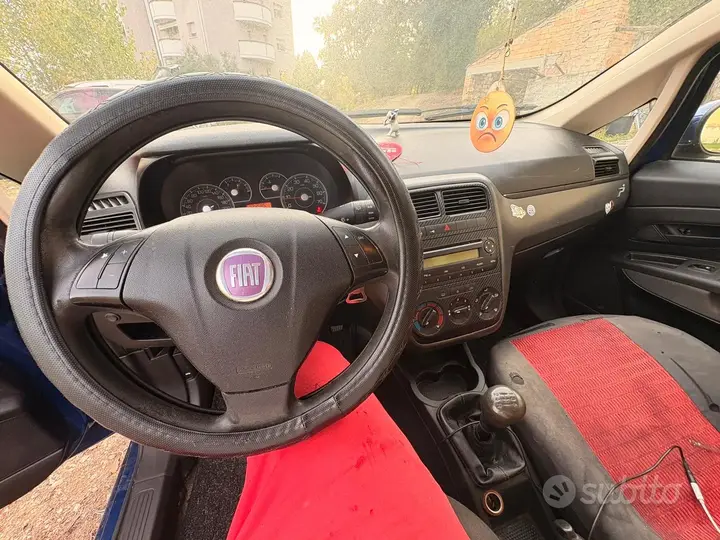 Fiat Grande Punto 2008 photo 4