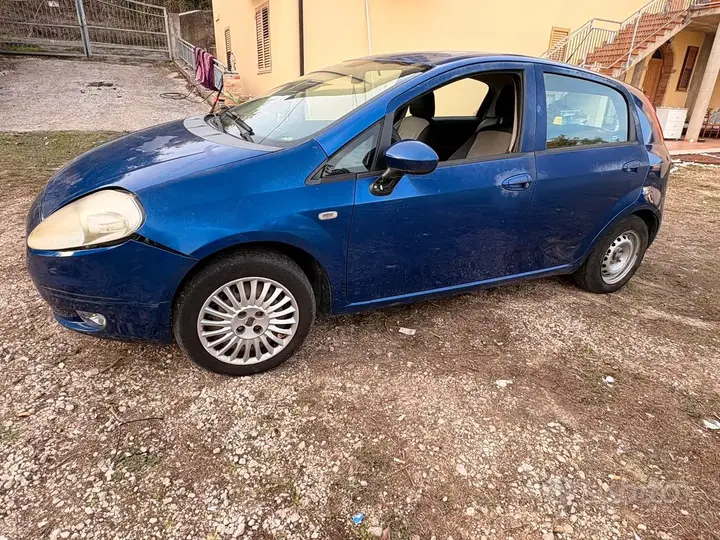 Fiat Grande Punto 2008 photo 3