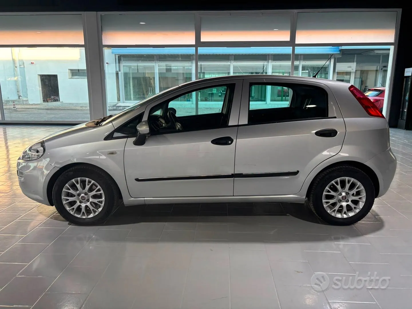 Fiat Punto 2017 photo 2