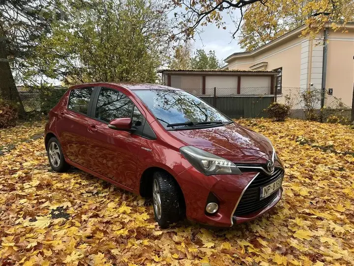 Toyota Yaris 2015 photo 2