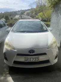 Toyota Aqua 2013 photo 2