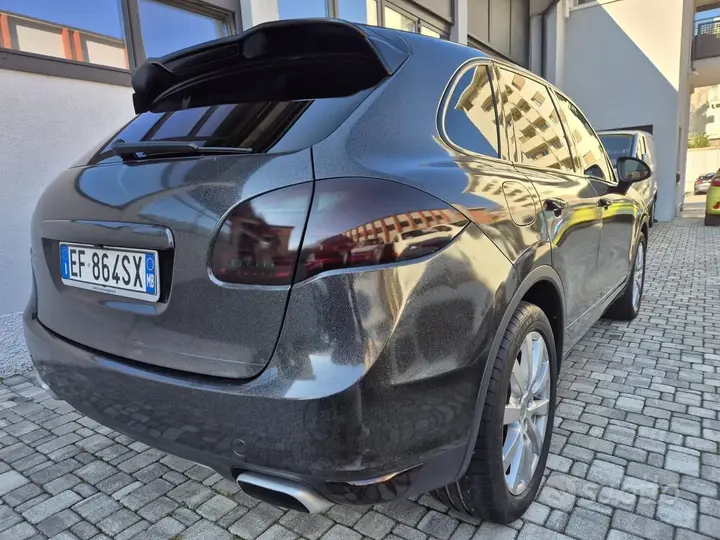 Porsche Cayenne 2011 photo 3