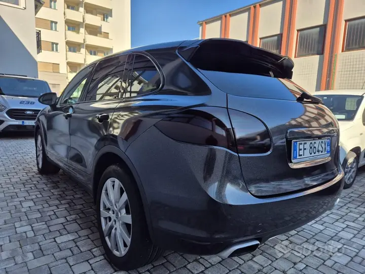 Porsche Cayenne 2011 photo 4