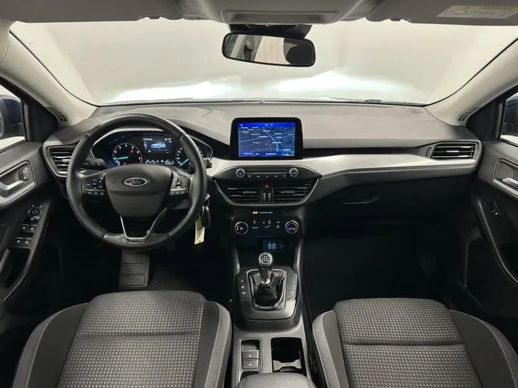 Ford Focus 2021 photo 2