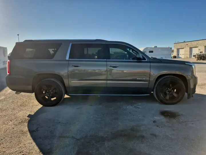 GMC Yukon Xl 2017 photo 4