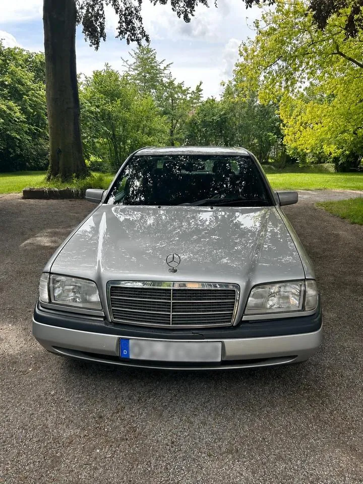 Mercedes-Benz C180