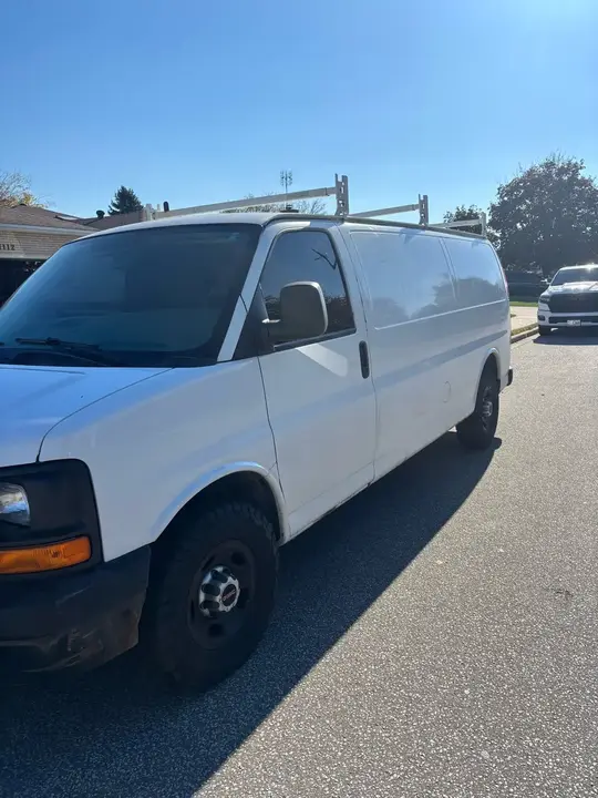 GMC Savana 2010 photo 4